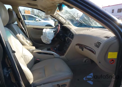 2005 Volvo Xc70 2.5T Awd z USA, uszkodzony, nr VIN YV1SZ592X51199148